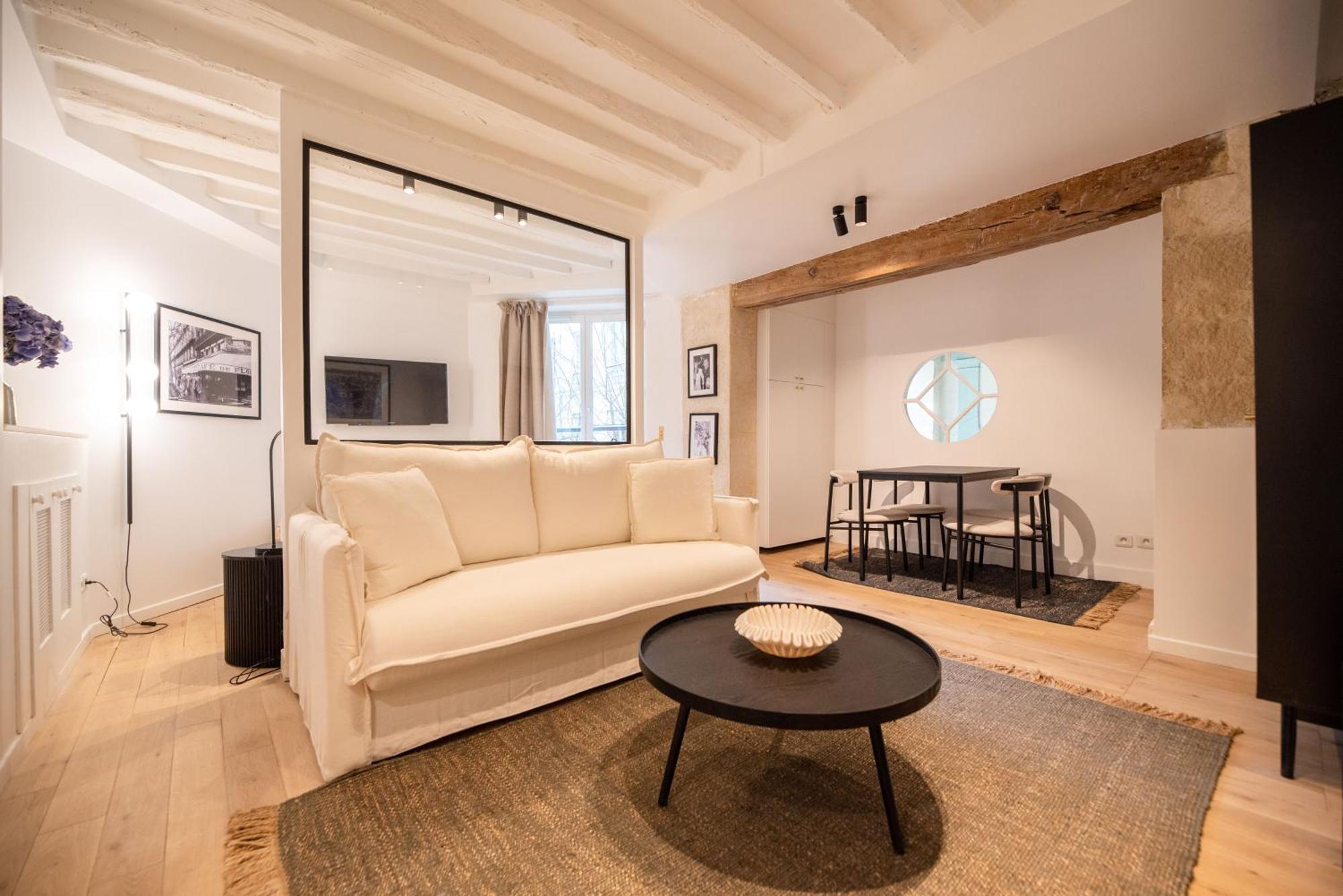 パリCosy Nest In Saint Germainアパートメント エクステリア 写真